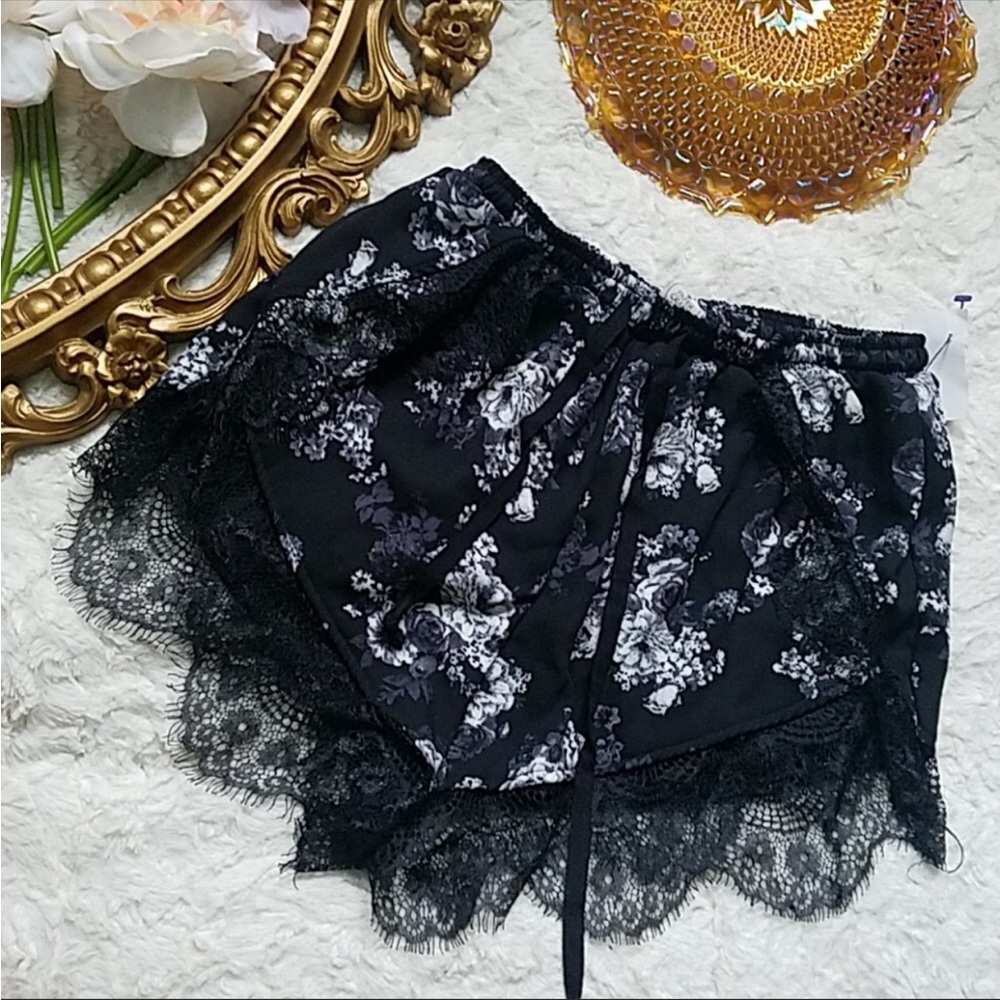 NWT floral Lacey shorts